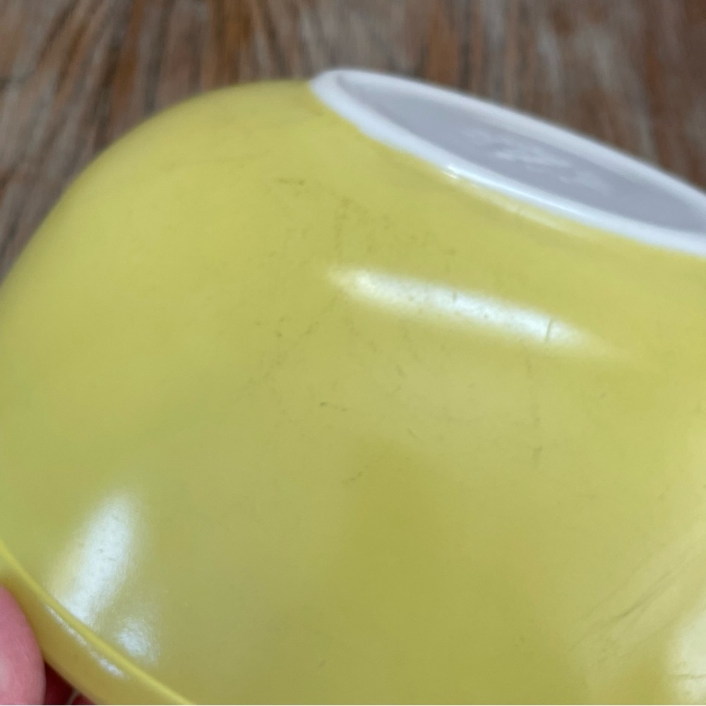 Vintage Pyrex Primary Yellow Nesting Mixing Bowl❤️ - Picture 2 of 8